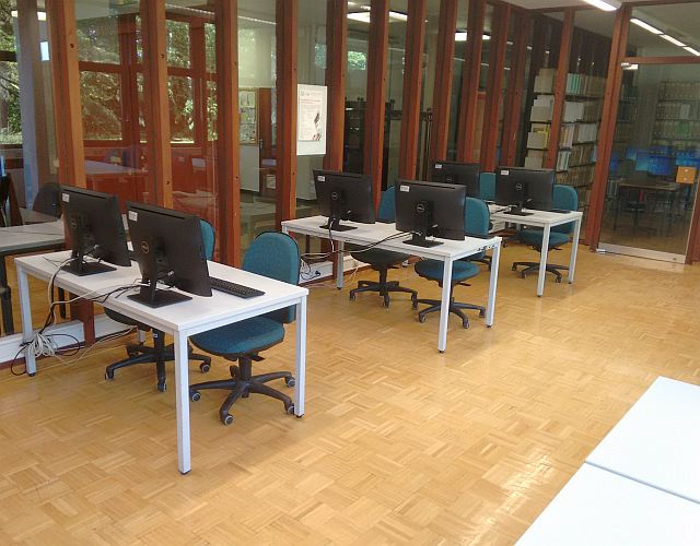 studIT PCs im Internetcafe der Forstwissenschaften
